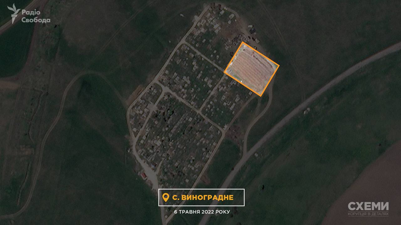 Братские могилы под Мариуполем разрастаются. Опубликованы новые снимки